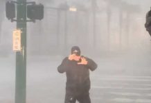 Huracán Ida casi se lleva a reportero en plena transmisión (VIDEO) Huracán Ida casi se lleva a reportero en plena transmisión