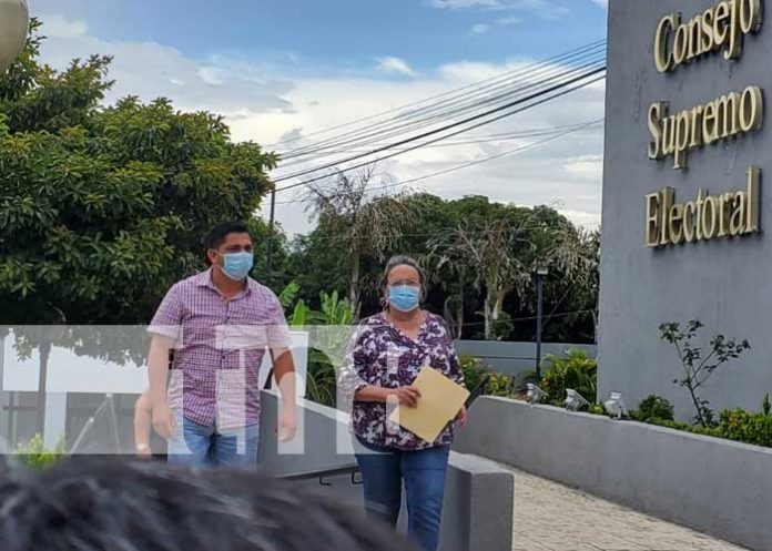 Representantes del PLC denunciando al CxL por violaciones a ley electoral de Nicaragua