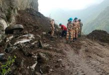 Deslizamiento de tierra deja sepultada a varias personas en la India
