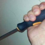 Lo asesinaron con un destornillador por no comprar una rifa, Colombia Lo asesinaron con un destornillador por no comprar una rifa, Colombia