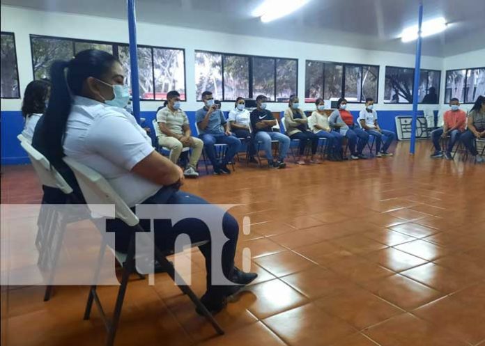 Foto: Migración y Extranjería realiza actividad en lucha contra los vicios / TN8