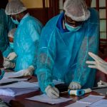 Costa de Marfil inicia la vacunación contra el ébola Contagio por el virus del Ébola.