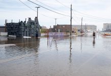 Las inundación en Tennessee a dejado al menos 16 muertos y 30 desaparecidos Las inundación en Tennessee a dejado al menos 16 muertos y 30 desaparecidos.