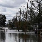Evacuación de personas tras sufrir inundaciones por el huracán Ida