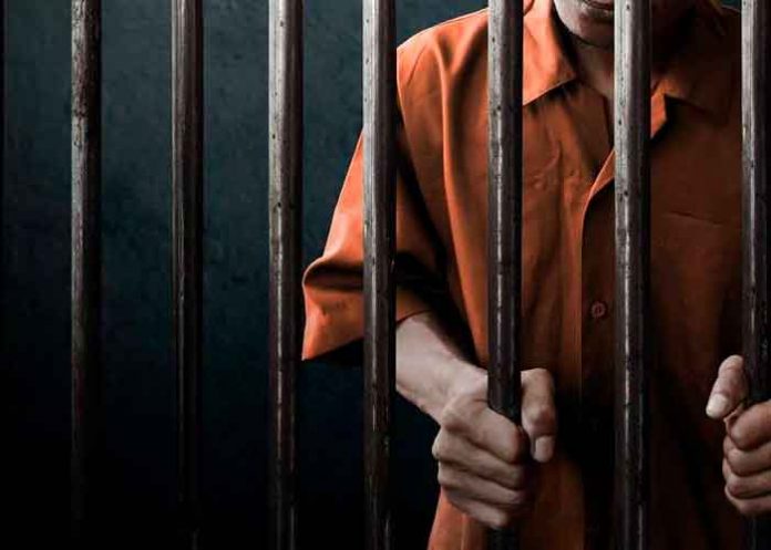 100 años de prisión tras torturar y matar a su nieto en EE.UU.