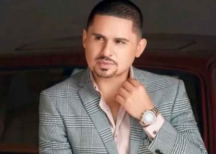 “Oren por mi salud”: Larry Hernández grave por Covid-19