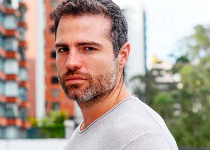 Actor ecuatoriano Roberto Manrique
