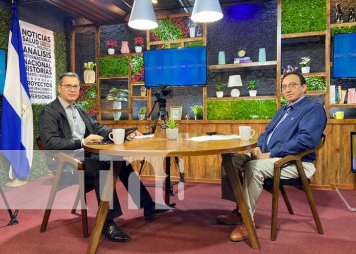 Virgilio Silva, titular de la EPN, hablando de Puerto Corinto en Estudio TN8
