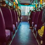 Niegan a joven subir al bus en España por llevar «atrevido escote» Niegan a joven subir al bus en España por llevar "atrevido escote"