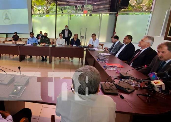 Reunión con Frolov, científico ruso que visitó Nicaragua por cooperación técnica