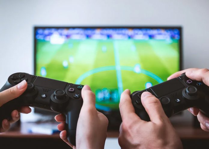 Jugar FIFA ayuda a quemar las mismas calorías que 1000 abdominales