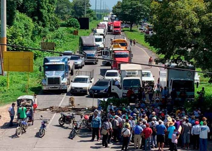 guate-001 Hacen protestas y piden renuncia del Presidente en Guatemala