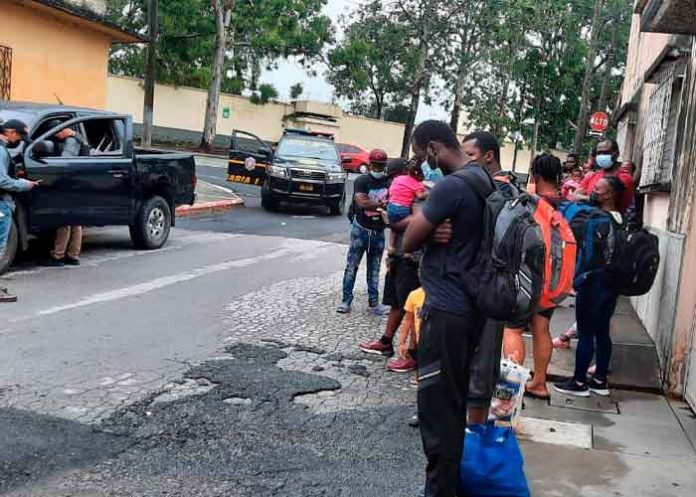 Agentes de la policía de Guatemala encuentran a 41 migrantes
