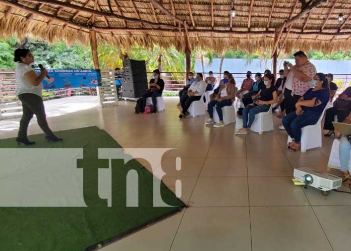 guia-ambiental-managua-03 Reunión con jóvenes para que sean guían ambientales en Nicaragua