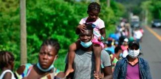 Abandonan a 101 migrantes haitianos en Guatemala