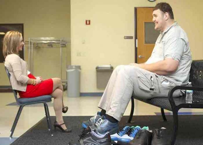 hombre-alto- Muere Igor Vovkovinskiy, el hombre más alto de Estados Unidos