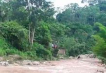 Madre e hija mueren ahogadas al ser arrastradas por un río en Honduras Madre e hija mueren ahogadas al ser arrastradas por un río en Honduras