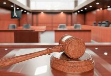 Cancelan audiencia contra los narcotraficantes «Los Perrones» en El Salvador Sala de audiencia en un juzgado