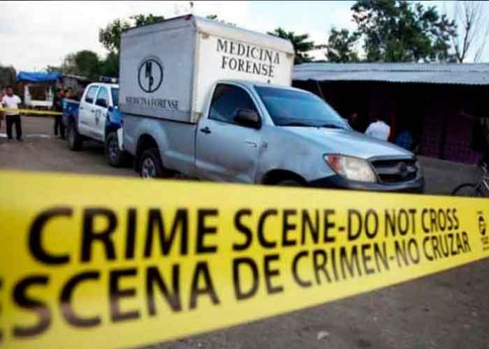 Medicina legal realiza el levantamiento del cadáver del joven