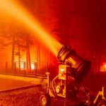 Incendio Caldor obliga a evacuar importante destino turístico de EE.UU