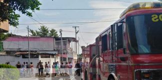 Incendio en un negocio que vende tanques de gas en Managua