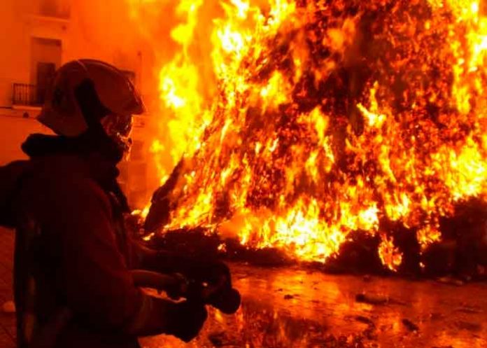 Trágico: Mueren 5 niños en incendio tras quedarse solos en casa en Illinois