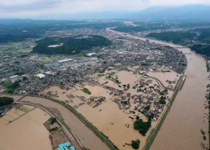 Japón llama a evacuar a decenas de miles por fuertes lluvias / FOTO / Twitter