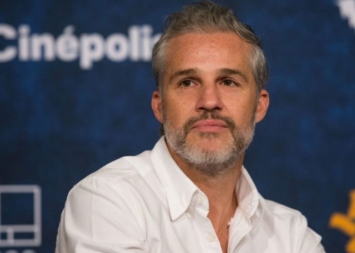 Foto: Actor de La casa de las flores, se recupera de una trombosis / Referencia