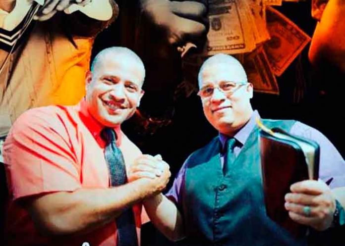 julio-voltio Héctor “El Father” y “Julio Voltio” en su nueva faceta como pastores evangélicos