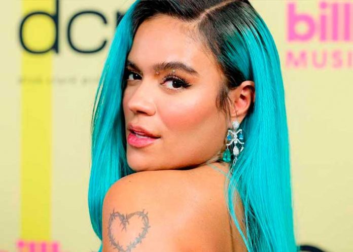 Mira lo que hizo Karol G al interpretar una canción sobre Anuel