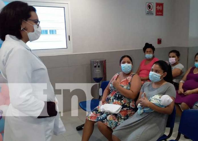 Charla sobre importancia de la leche materna