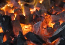 ¿Cocinar con carbón o leña? con este tenés más probabilidades de ceguera Foto: ¿Cocinar con carbón o leña? con este tenés más probabilidades de ceguera / Referencia