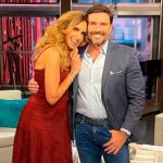 Confirmado: Julián Gil quería con Lili Estefan pero ella lo bateó Julián Gil y Lili Estefan durante el programa de El Gordo y La Flaca / FOTO / Instagram