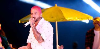 Maluma durante un concierto en Los Ángeles el 31 de diciembre del 2020 / FOTO / AFP