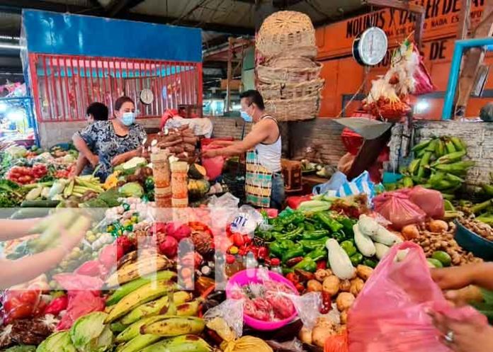 Buen ritmo de ventas y asistencia en el Mercado Iván Montenegro