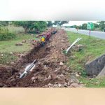 ENACAL inauguró servicios de agua potable en Ciudad Darío Varias personas trabajando en la instalación de tuberías