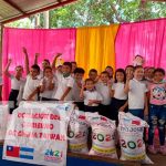 MINED inició la tercera entrega de merienda escolar en Chinandega Niños y niñas recibiendo su merienda escolar en Chinandega / FOTO / TN8