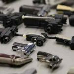 México demanda a empresas de EEUU por facilitar el paso ilegal de armas México demanda a empresas de EEUU por facilitar el paso ilegal de armas