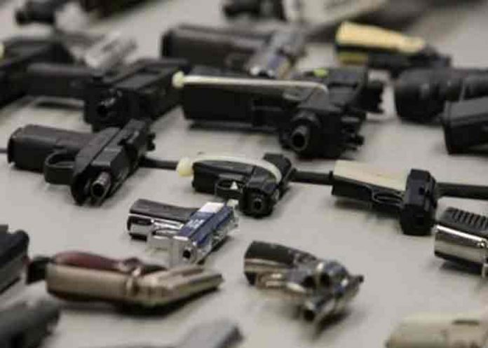 México demanda a empresas de EEUU por facilitar el paso ilegal de armas
