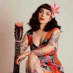 ¡Llegó la cigüeña! Mon Laferte revela que está embarazada Mon Laferte