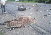 Varios muerto en accidente frontal entre una camioneta y un carro en Mexico choque frontal entre un vehículo del Ejército y una camioneta.