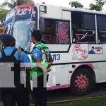 Un hombre fallecido dentro de un bus que cubre la Ruta 105