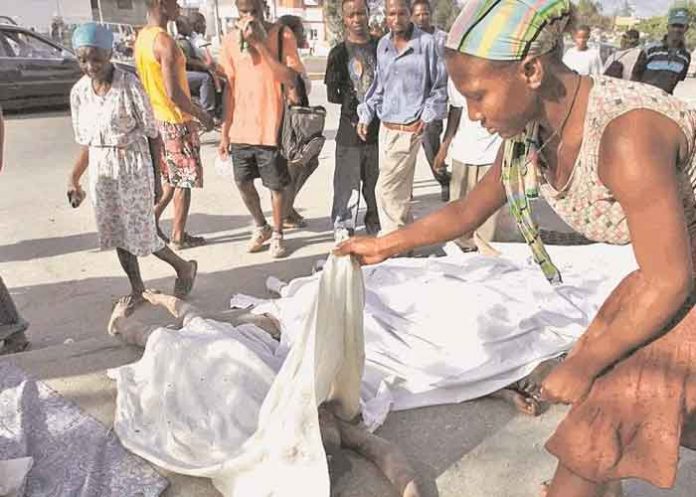 Sube la cifras de víctimas mortales a 1,297 en Haití por fuerte terremoto