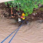 Honduras: Bomberos rescatan a mujer arrastrada por río Humuya Honduras: Bomberos rescatan a mujer arrastrada por río Humuya