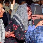 Otra fuerte explosión en Kabul tras ataque mortal cerca del aeropuerto Mujeres heridas llegan a un hospital después de dos explosiones