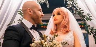 Un ruso se divorció de su muñeca erótica ¡para casarse con otra!