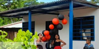 Familias que reciben nuevas viviendas en Nandaime