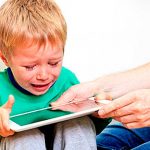 Daños causados por celulares en niños