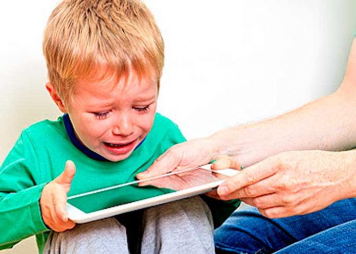 Daños causados por celulares en niños