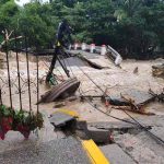 Huracán ‘Nora’ toca tierra en costas de Jalisco, México